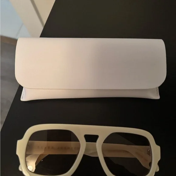 NEW-Jane in Ivory White Elisa Johnson Sunglasses with Case - Picture 2 of 5